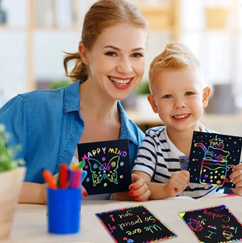 100 Stücke Magische Farbe Regenbogen Scratch Mini Notizen Papier Pad Karten Mit Stift Kinder Kinder Zeichnen Malen Spielzeug Handwerk Geschenk DIY Spielzeug