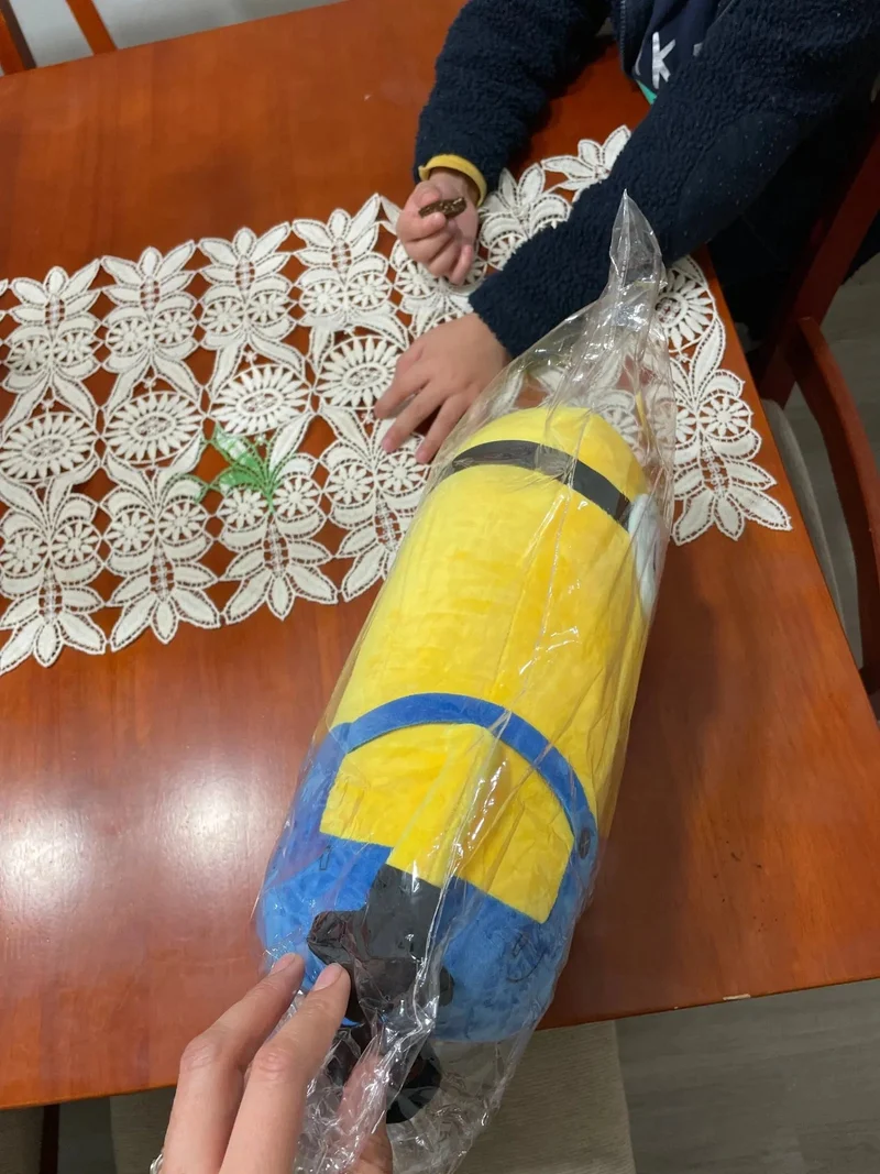 Niedliche Minions-Filmfiguren, gelbe Plüschtiere, Bob Stuart in Jeans, weiche Puppen, Spielzeug & Hobbys, Weihnachts- und Geburtstagsgeschenk, 1 Stück