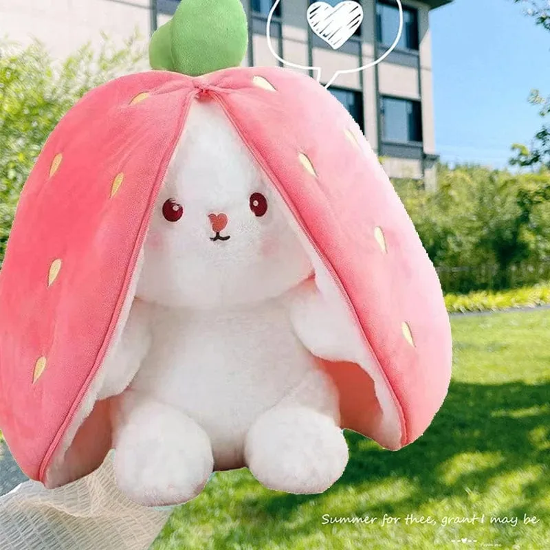 25 cm Cosplay Erdbeer-Karotten-Kaninchen-Plüschtier Ausgestopfte kreative Tasche in Obst verwandeln Baby-Kuschelhase-Plüschtierpuppe für Kinder