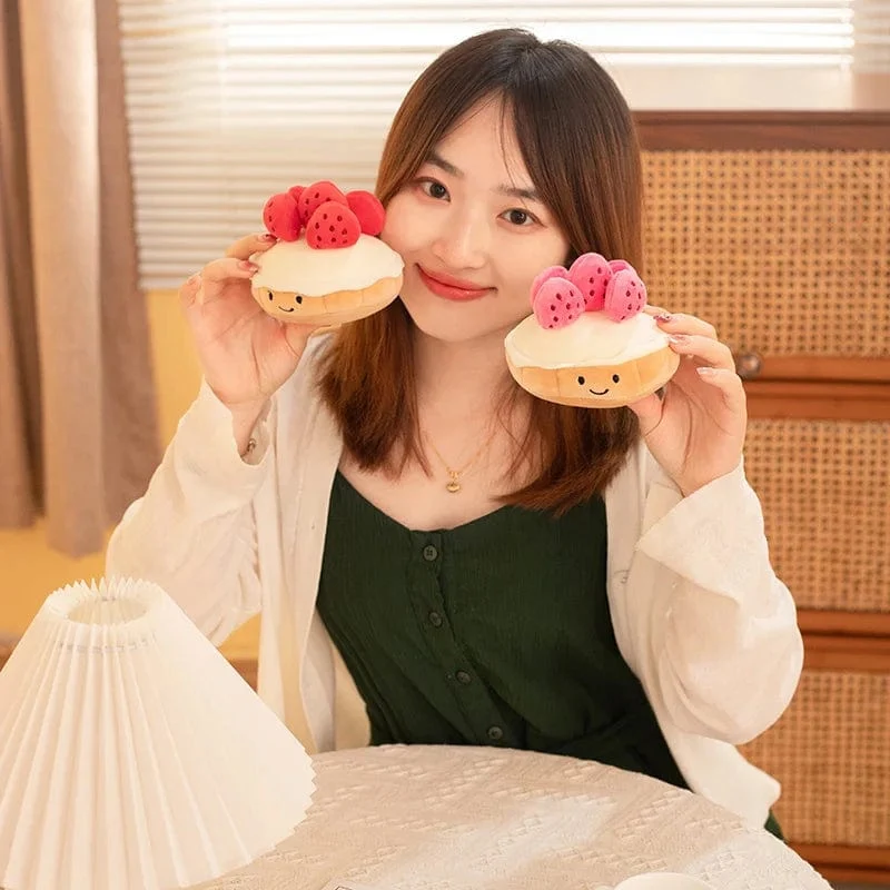 Gefüllter Kuchen, Plüschtier, Erdbeere, Frucht, Muffin-Form, Plüschtiere, süßes Gesicht, Creme, Snack, Party-Dekor, Party-Geschenk, Spielzeug für Kinder zur Geburt