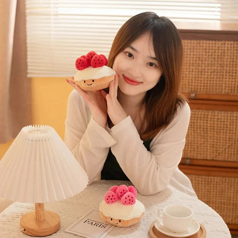 Gefüllter Kuchen, Plüschtier, Erdbeere, Frucht, Muffin-Form, Plüschtiere, süßes Gesicht, Creme, Snack, Party-Dekor, Party-Geschenk, Spielzeug für Kinder zur Geburt