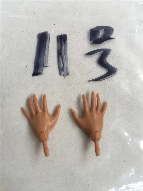 Neue Original-Ersatzpuppenhände Monstering High Puppenspielzeugteile Schwarz Grau Gelb Blau Fishman Puppenhände DIY Spielzeugzubehör