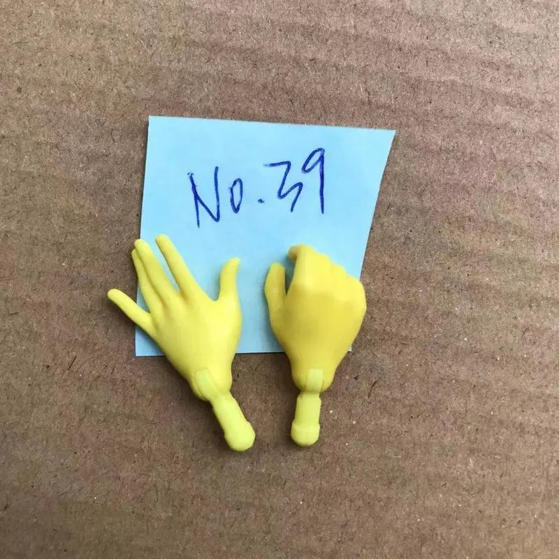 Neue Original-Ersatzpuppenhände Monstering High Puppenspielzeugteile Schwarz Grau Gelb Blau Fishman Puppenhände DIY Spielzeugzubehör