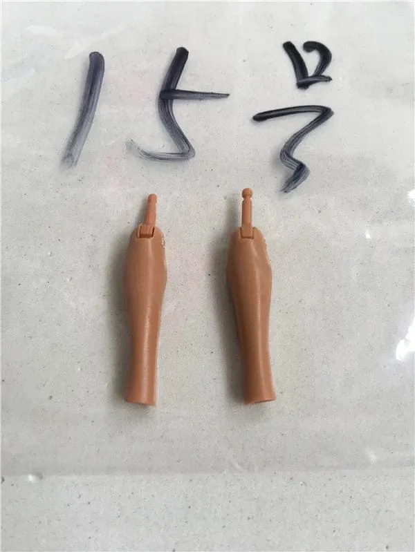 Neue Original-Ersatzpuppenhände Monstering High Puppenspielzeugteile Schwarz Grau Gelb Blau Fishman Puppenhände DIY Spielzeugzubehör
