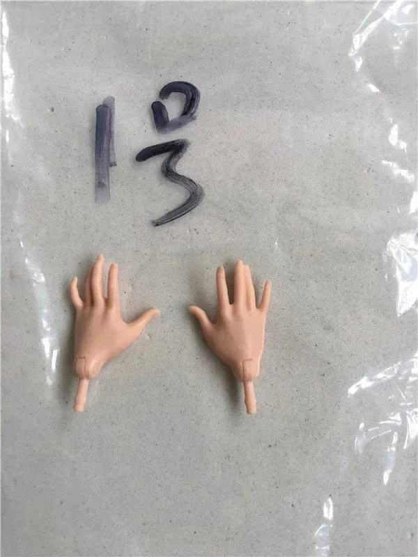 Neue Original-Ersatzpuppenhände Monstering High Puppenspielzeugteile Schwarz Grau Gelb Blau Fishman Puppenhände DIY Spielzeugzubehör