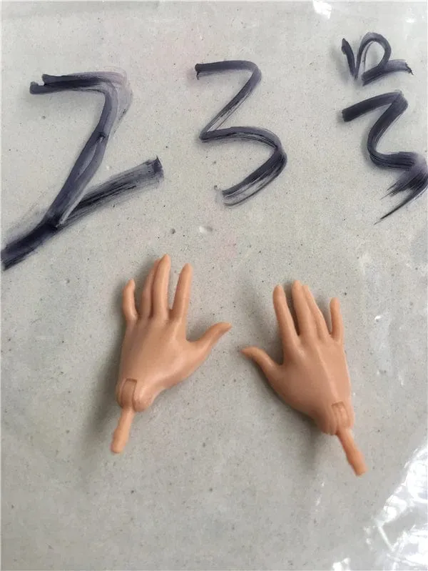 Neue Original-Ersatzpuppenhände Monstering High Puppenspielzeugteile Schwarz Grau Gelb Blau Fishman Puppenhände DIY Spielzeugzubehör