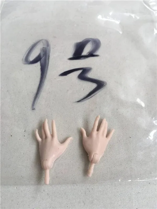 Neue Original-Ersatzpuppenhände Monstering High Puppenspielzeugteile Schwarz Grau Gelb Blau Fishman Puppenhände DIY Spielzeugzubehör