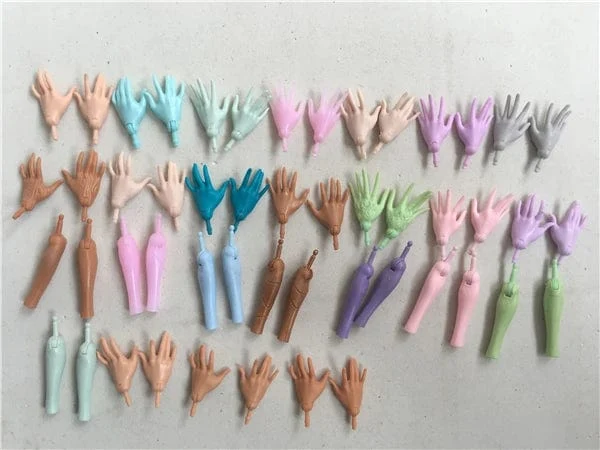Neue Original-Ersatzpuppenhände Monstering High Puppenspielzeugteile Schwarz Grau Gelb Blau Fishman Puppenhände DIY Spielzeugzubehör