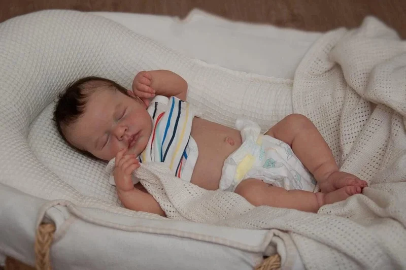 NPK 45 cm Neugeborene Babypuppe Reborn Loulou schläft, weicher, kuscheliger Körper, lebensechte 3D-Haut mit sichtbaren Adern, hochwertige, handgefertigte Puppe