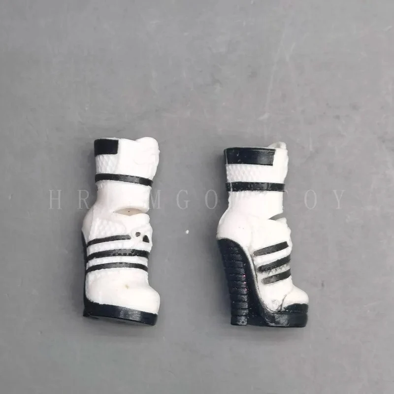 Original 24 cm OMG Fashion Dress Up Schuhe der großen Schwester und übrigens Schuhe der kleinen Schwester Mädchen Puppenzubehör Spielzeug