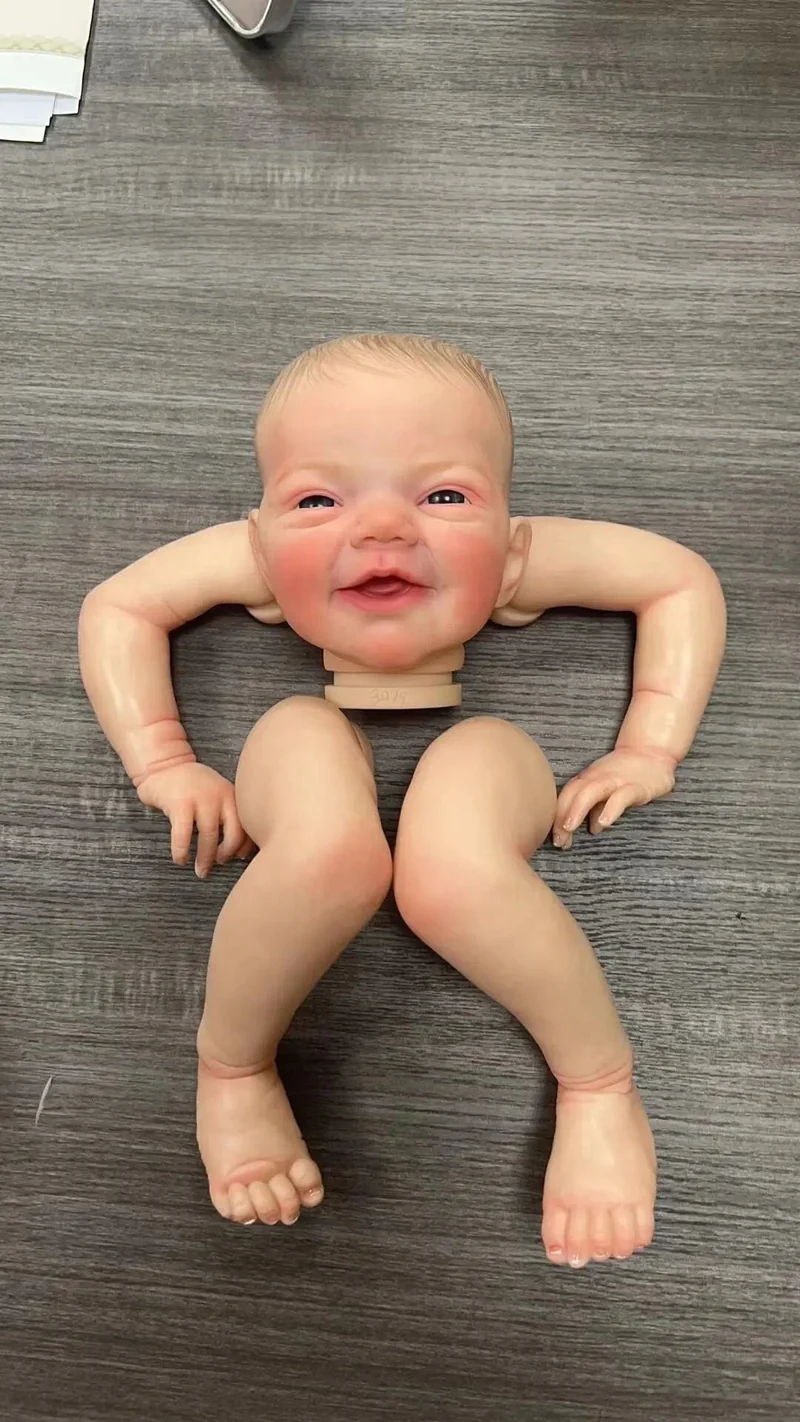 NPK 19 Zoll Reborn Puppenbausatz Charlie bemalter Puppenbausatz Unfertige Puppenteile mit handgezeichneten Haaren Lebensechte Puppe