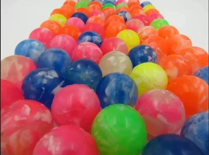 20 Teile/los Gummi 19mm Wolke Bouncy Bälle Lustige Spielzeug Springen Bälle Mini Neon Swirl Bouncing Balls für Kinder Sport Spiele spielzeug
