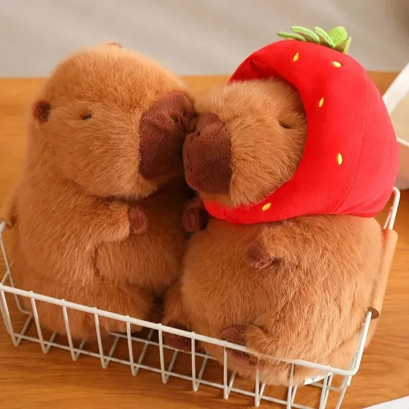 Süßes Capybara-Plüschtier, Kawaii, flauschiges Capybara mit Schildkrötentasche, Erdbeerkappe, Kuscheltiere, Kindergeschenk, Heimdekoration