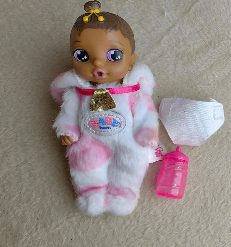 10 cm Hochwertige Mode Action original Schöne kleine schlafende Babypuppe Beste Geschenk für Kind
