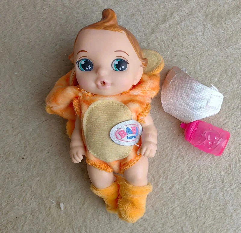 10 cm Hochwertige Mode Action original Schöne kleine schlafende Babypuppe Beste Geschenk für Kind