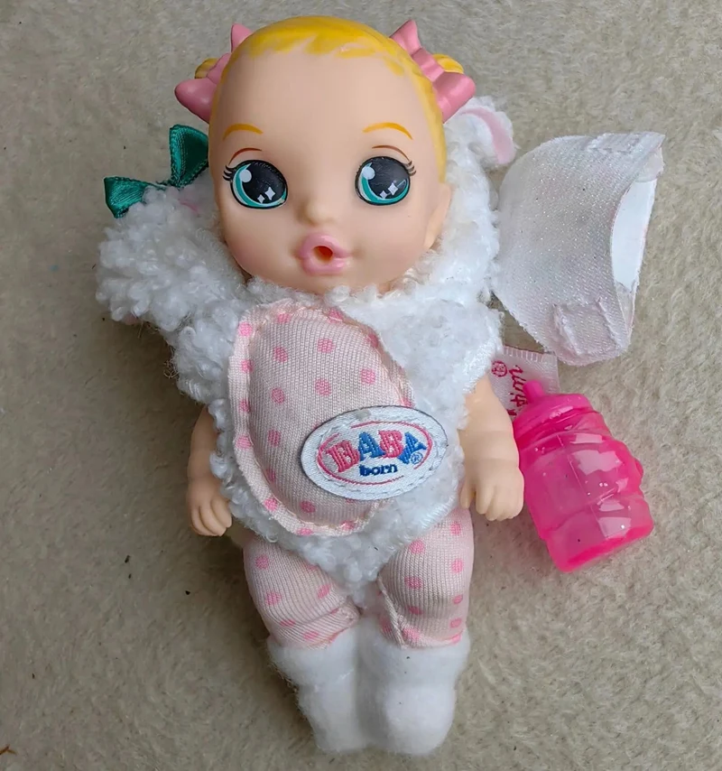 10 cm Hochwertige Mode Action original Schöne kleine schlafende Babypuppe Beste Geschenk für Kind