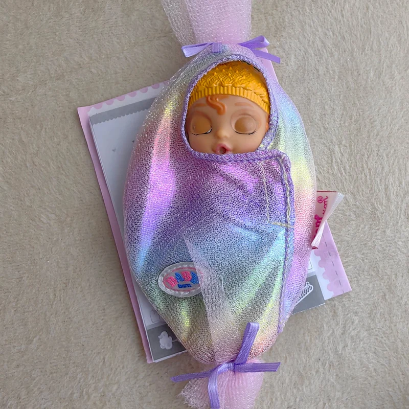 10 cm Hochwertige Mode Action original Schöne kleine schlafende Babypuppe Beste Geschenk für Kind