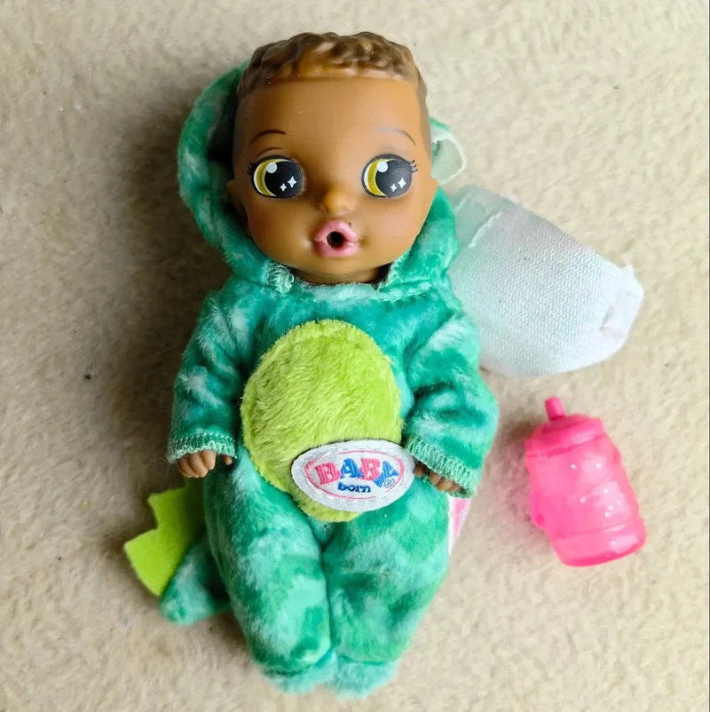 10 cm Hochwertige Mode Action original Schöne kleine schlafende Babypuppe Beste Geschenk für Kind