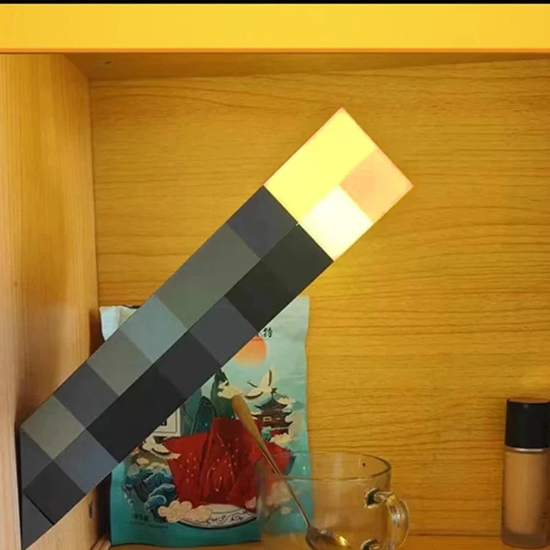 Minecraft Brownstone Taschenlampen-Figur, 4 Farben, Schlafzimmer-Dekorationslicht, LED-Nachtlicht, USB-Aufladung mit Schnalle, Kinderspielzeug, Geschenk