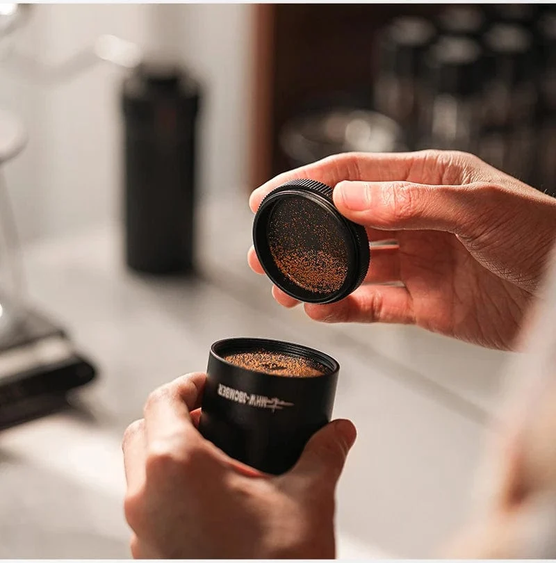 MHW-3BOMBER Manuelle Kaffeemühle mit numerischer Außeneinstellung, konischer Mahlgrad aus Edelstahl, passend für Filterkaffee, Espresso, Barista-Geschenke