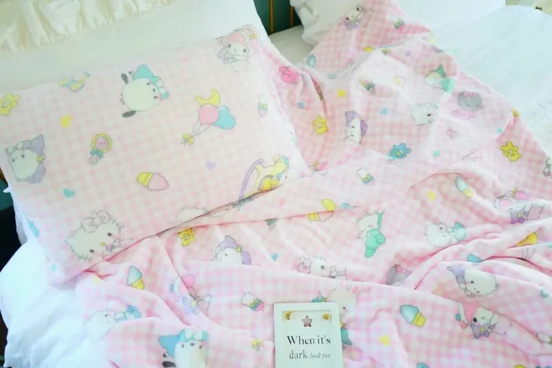 Cartoon Hello Kitty Plüschdecke Anime Flanell Kissenbezug Kawaii Sanrio Zimmerdekor Nickerchen Klimaanlage QuiltFeines Geschenk für Mädchen