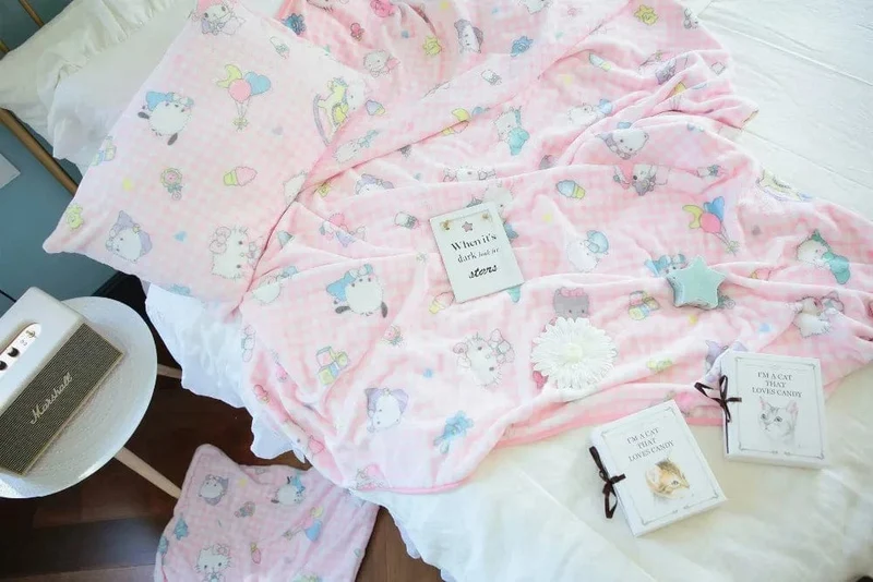 Cartoon Hello Kitty Plüschdecke Anime Flanell Kissenbezug Kawaii Sanrio Zimmerdekor Nickerchen Klimaanlage QuiltFeines Geschenk für Mädchen
