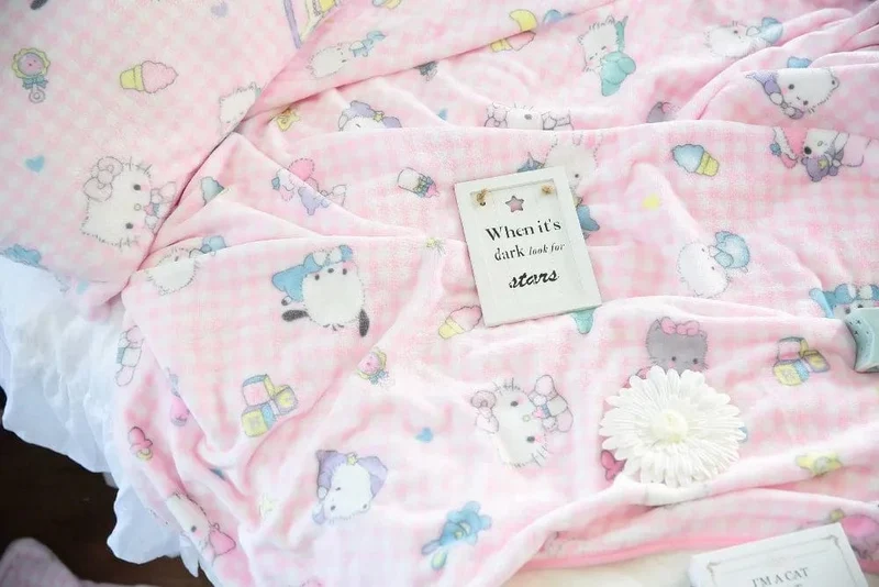 Cartoon Hello Kitty Plüschdecke Anime Flanell Kissenbezug Kawaii Sanrio Zimmerdekor Nickerchen Klimaanlage QuiltFeines Geschenk für Mädchen