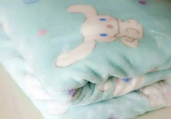Cartoon Hello Kitty Plüschdecke Anime Flanell Kissenbezug Kawaii Sanrio Zimmerdekor Nickerchen Klimaanlage QuiltFeines Geschenk für Mädchen