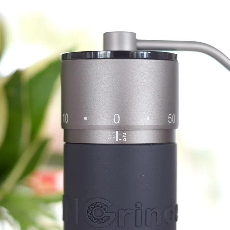 Kingrinder K4/K6 manuelle Kaffeemühle tragbare Mühle 420 Edelstahl 48 mm Edelstahl Titan-Beschichtung Grat