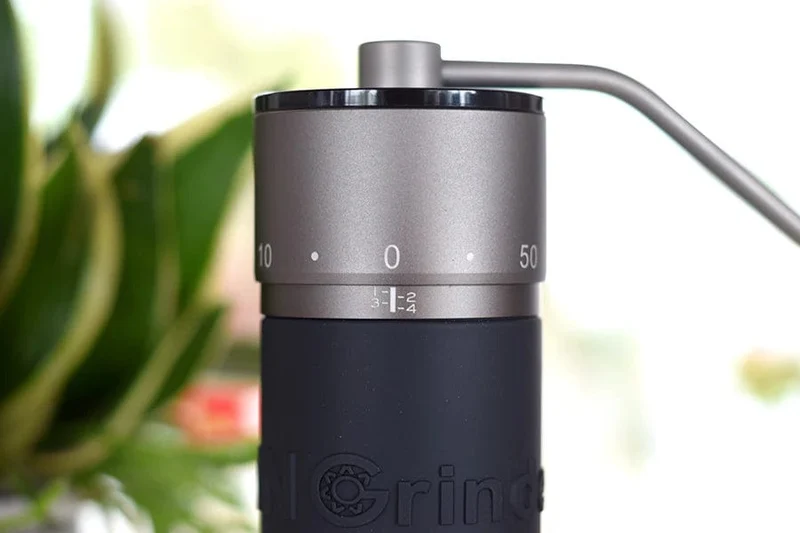 Kingrinder K4/K6 manuelle Kaffeemühle tragbare Mühle 420 Edelstahl 48 mm Edelstahl Titan-Beschichtung Grat