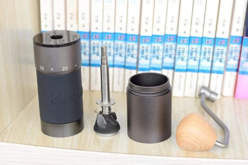 Kingrinder K4/K6 manuelle Kaffeemühle tragbare Mühle 420 Edelstahl 48 mm Edelstahl Titan-Beschichtung Grat