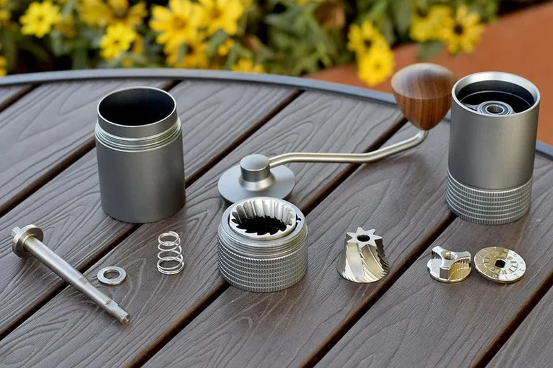 JAFFEE J0/J1 manuelle Kaffeemühle mit 38 mm 5-Kern/7-Kern-Mahlwerk, 3 Lager, tragbare Kaffeemühle, einstellbare Espressomühle