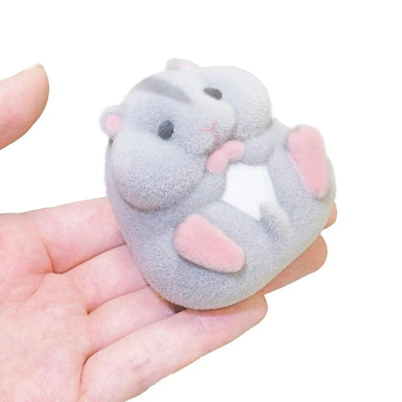 【Zufälliger Stil】 Original japanische Kapselspielzeuge, süße Kawaii-Fettmilch-weiche Hamster-Beflockungsplüschpuppen, Quetschspielzeug zum Stressabbau.