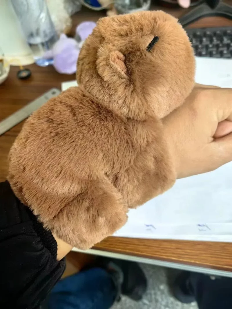 Neues reizendes Kawaii Capybara-Tier-Slap-Snap-Wrap-Armband Capybara-Plüsch-Handring-Armband Kinderspielzeug Geburtstagsgeschenk