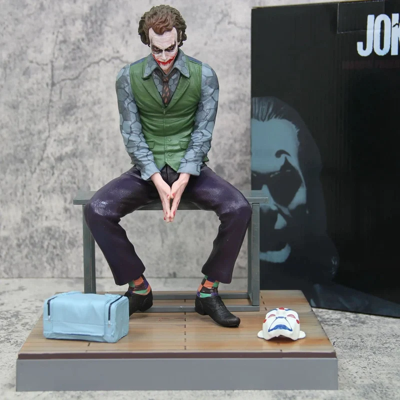 Anime Detective Comics Joker Sitzend Mafex Actionfigur Suicide Squad Joker Supervillain Modell Puppe Geschenk Auto Dekoration Spielzeug