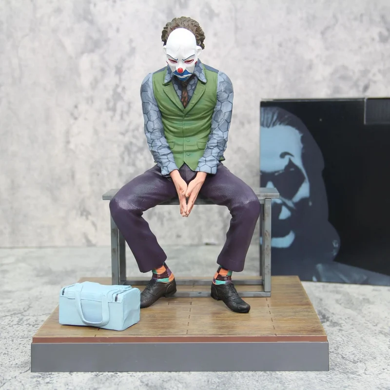 Anime Detective Comics Joker Sitzend Mafex Actionfigur Suicide Squad Joker Supervillain Modell Puppe Geschenk Auto Dekoration Spielzeug