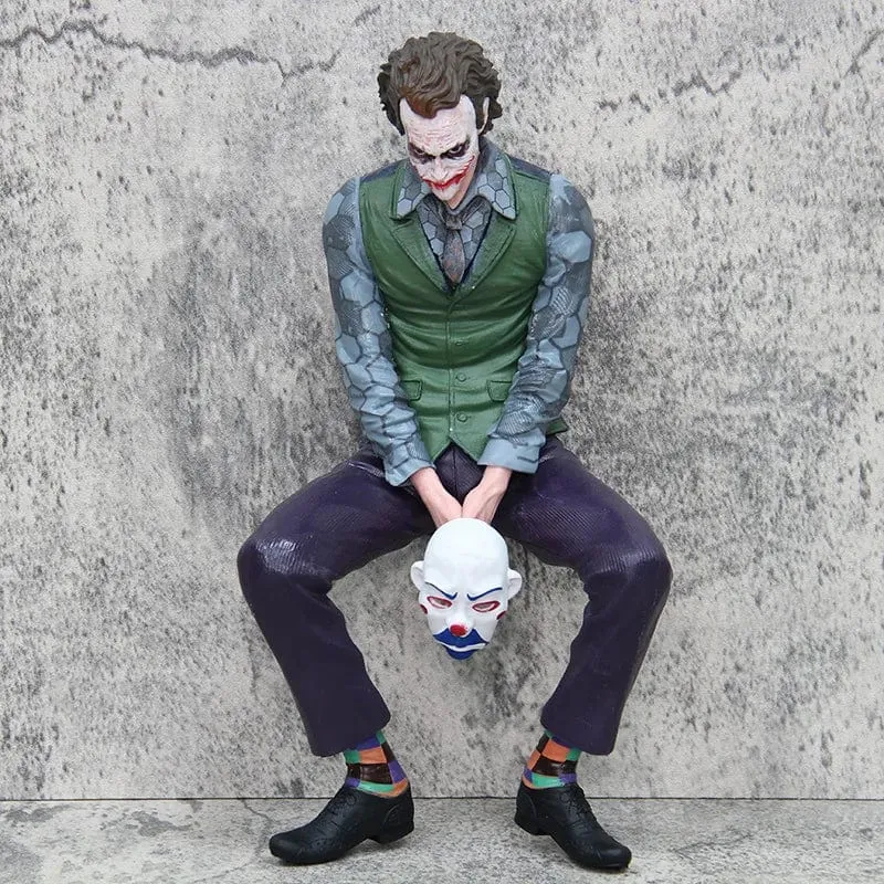 Anime Detective Comics Joker Sitzend Mafex Actionfigur Suicide Squad Joker Supervillain Modell Puppe Geschenk Auto Dekoration Spielzeug