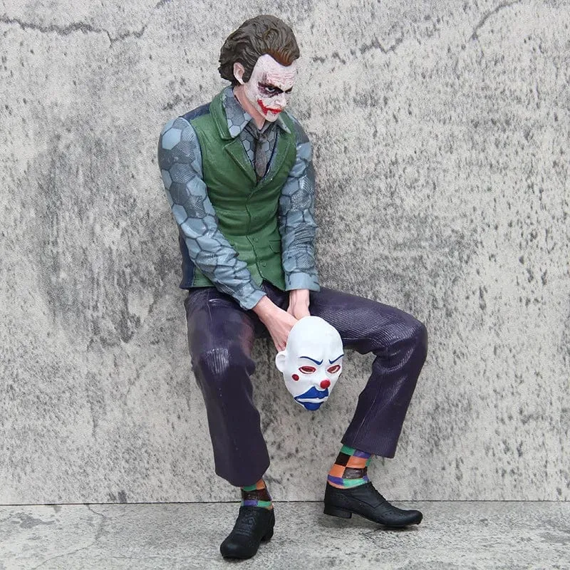 Anime Detective Comics Joker Sitzend Mafex Actionfigur Suicide Squad Joker Supervillain Modell Puppe Geschenk Auto Dekoration Spielzeug