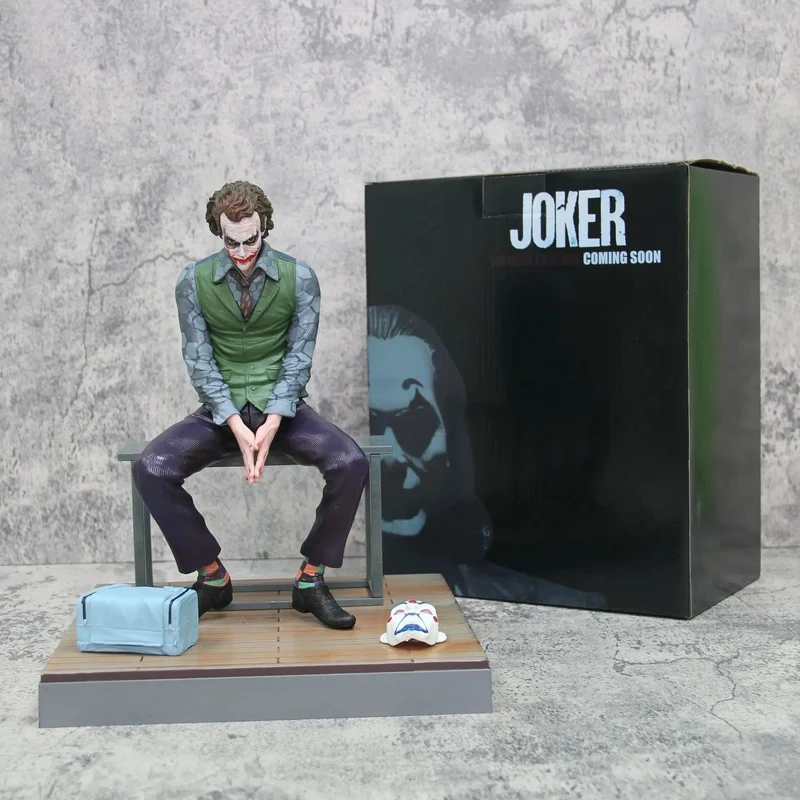 Anime Detective Comics Joker Sitzend Mafex Actionfigur Suicide Squad Joker Supervillain Modell Puppe Geschenk Auto Dekoration Spielzeug