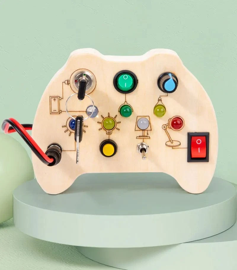 Montessori Busy Board Sensorisches Spielzeug aus Holz mit LED-Lichtschalter-Steuerplatine Reiseaktivitäten Kinderspiele für 2–4 Jahre alt