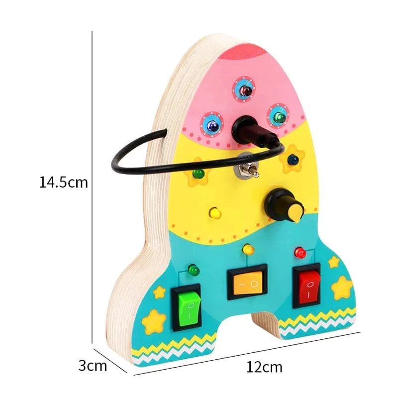 Montessori Busy Board Sensorisches Spielzeug aus Holz mit LED-Lichtschalter-Steuerplatine Reiseaktivitäten Kinderspiele für 2–4 Jahre alt