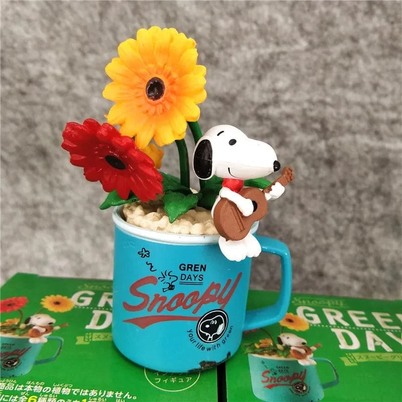 Snoopy Green Days Anime-Figurenmodelle, grüne Topfpflanze, Tischdekoration, Anime-Peripheriegeräte, Spielzeug, Kawaii-Puppen, Geschenke für Kinder
