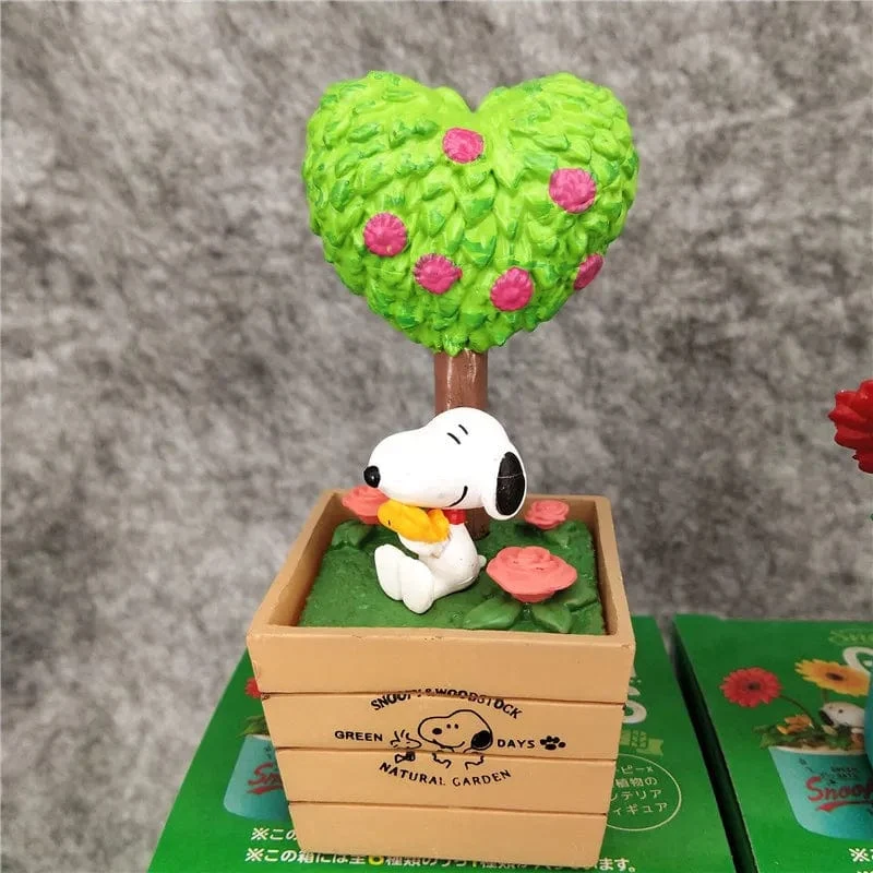 Snoopy Green Days Anime-Figurenmodelle, grüne Topfpflanze, Tischdekoration, Anime-Peripheriegeräte, Spielzeug, Kawaii-Puppen, Geschenke für Kinder