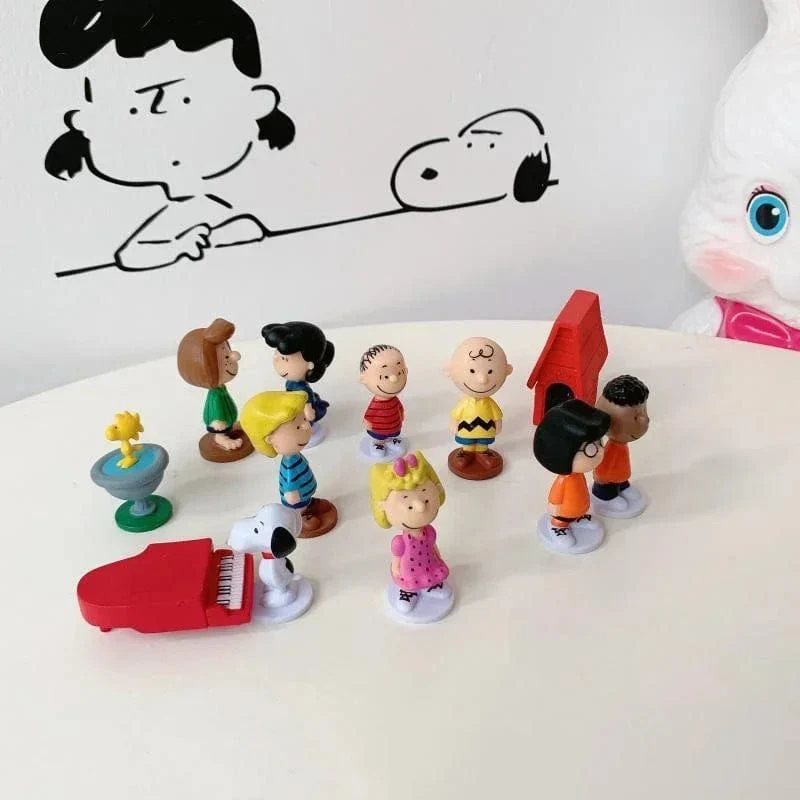 12 STÜCKE Japan Cartoon Erdnüsse Snoopy Charlie Sally Woodstock Mini Figur Modell Spielzeug Miniatur Kuchen Menschen Sammlung Requisiten