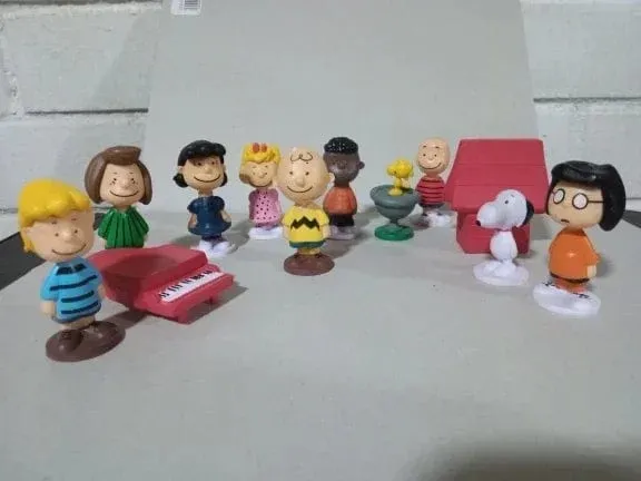 12 STÜCKE Japan Cartoon Erdnüsse Snoopy Charlie Sally Woodstock Mini Figur Modell Spielzeug Miniatur Kuchen Menschen Sammlung Requisiten