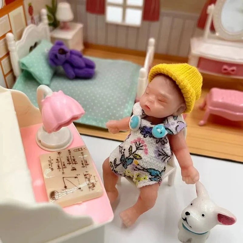 8 cm süßes Mini-Reborn-Mädchen aus Silikon mit 2 Sets Mini-Outfits für jedes Reborn-Baby, flexible Puppe mit weichem Griff