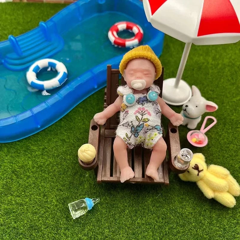 8 cm süßes Mini-Reborn-Mädchen aus Silikon mit 2 Sets Mini-Outfits für jedes Reborn-Baby, flexible Puppe mit weichem Griff