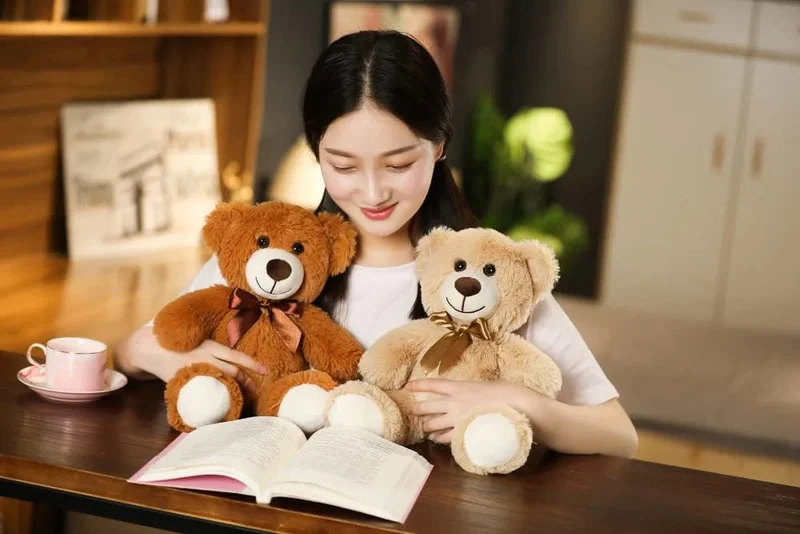 35CM süße bunte Fliege Bär Puppe Plüsch Spielzeug Umarmung Bär Puppe Kinder Geburtstag Geschenk Kissen Teddybär Hause Wohnzimmer zimmer Schlafzimmer
