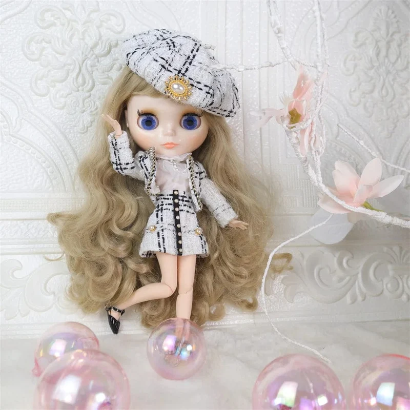 ICY DBS Blyth puppe Weiße Haut Glänzendes gesicht Mattes gesicht Joint körper mit hand set A & B 1/6 bjd geeignet diy make-up Spezielle preis