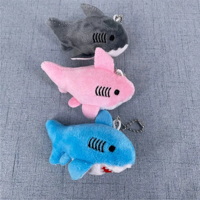 NEU 3 Farben, Größe 8CM Plüsch Hai Ozean Tier Plüschtier Puppe, mit Schlüsselanhänger Geschenk
